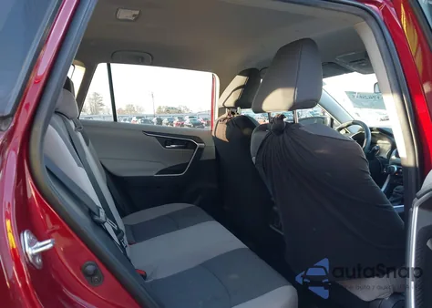 2021 Toyota Rav4 Xle z USA, uszkodzony, nr VIN 2T3W1RFV6MW148265